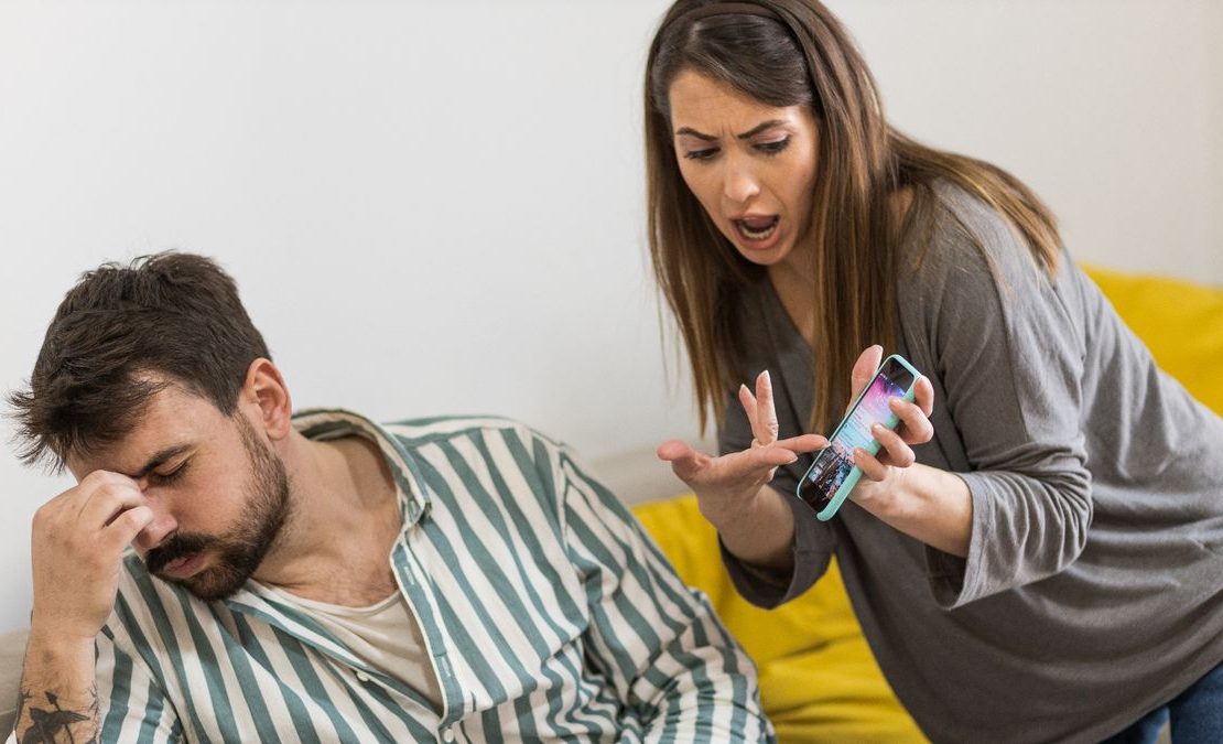 3 Ways to Expose Cheating Partner